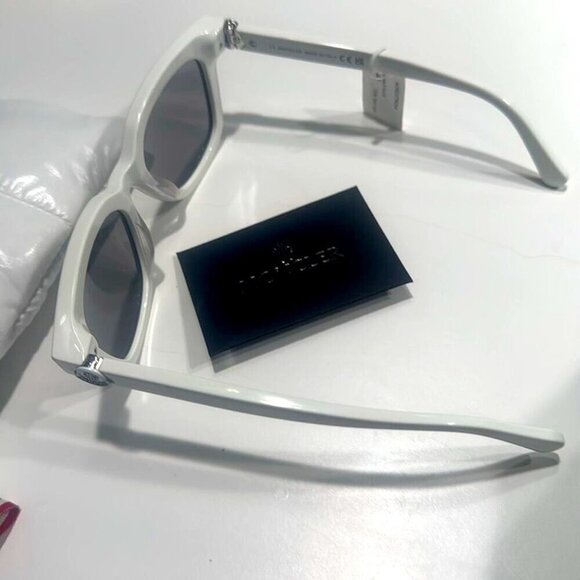 Moncler Audree 50mm Square Sunglasses White - Picture 4 of 13
